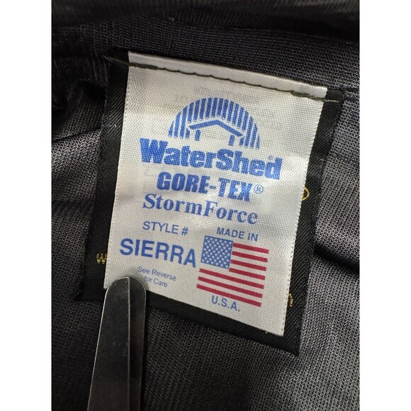 WaterShed Gore-Tex Stormforce Sierra Men’s Jacket Size M Seattle Fire MSRP $398+ - Picture 16 of 16